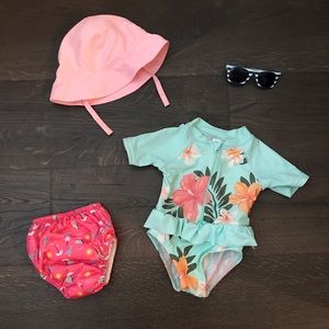 🚨CLOSET CLOSING 7/12 🚨Swimsuit Diaper Sunglasses